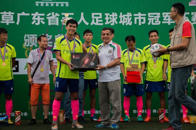 美媒：中国足球在世界杯上遭遇挫折 但希望正在重新燃起